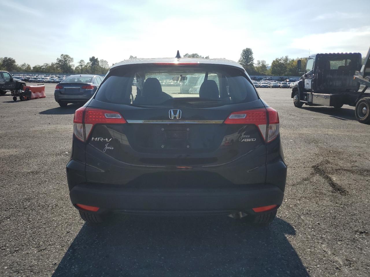 2020 Honda Hr-V Lx VIN: 3CZRU6H33LM721857 Lot: 81440245