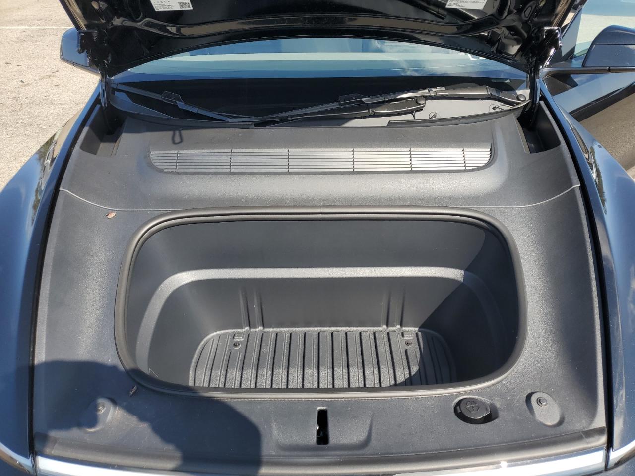 2026 Tesla Model Y VIN: 7SAYGDED8TF383535 Lot: 71183205