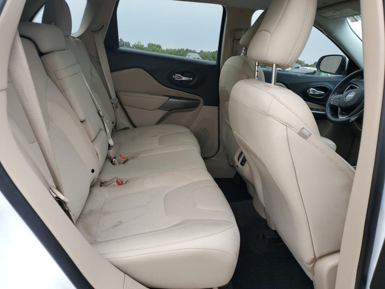 2019 Jeep Cherokee Latitude VIN: 1C4PJLCB5KD222300 Lot: 71488445