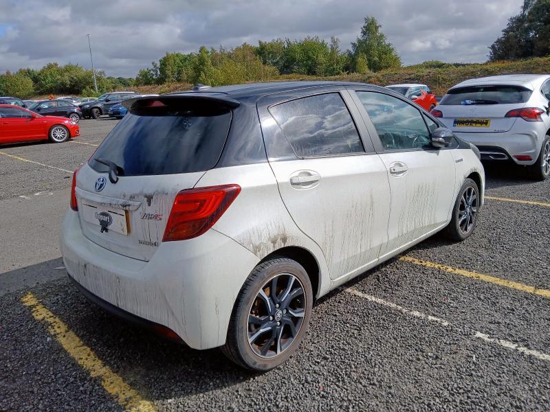 2017 TOYOTA YARIS DESIGN HYBRID VVT-I 
