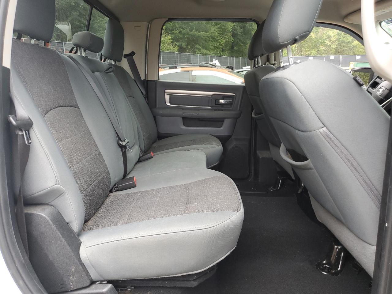 2018 Ram 1500 Slt VIN: 3C6RR7LG9JG196054 Lot: 84730405