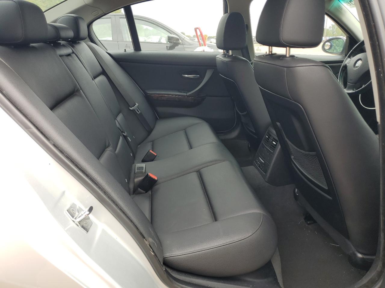 2006 BMW 325 Xi VIN: WBAVD13526KV04146 Lot: 81257575