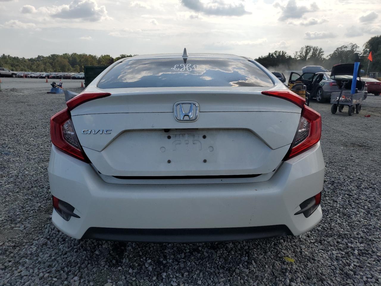 2018 Honda Civic Ex VIN: 19XFC2F72JE037321 Lot: 82146015