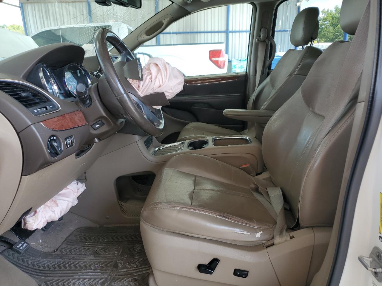 2011 Chrysler Town & Country Limited VIN: 2A4RR6DGXBR802727 Lot: 81489695