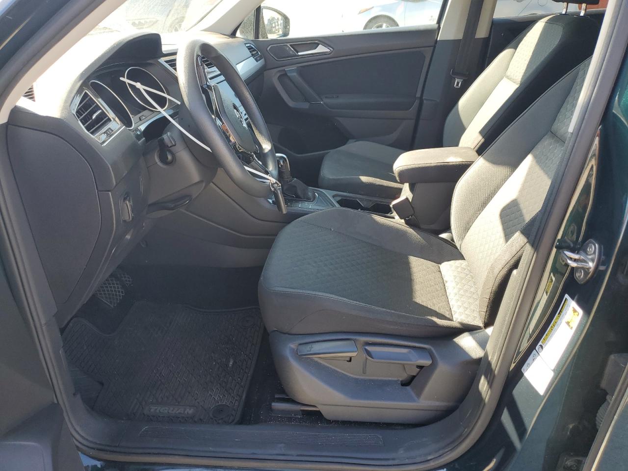 2018 Volkswagen Tiguan S VIN: 3VV1B7AX7JM108666 Lot: 80034905