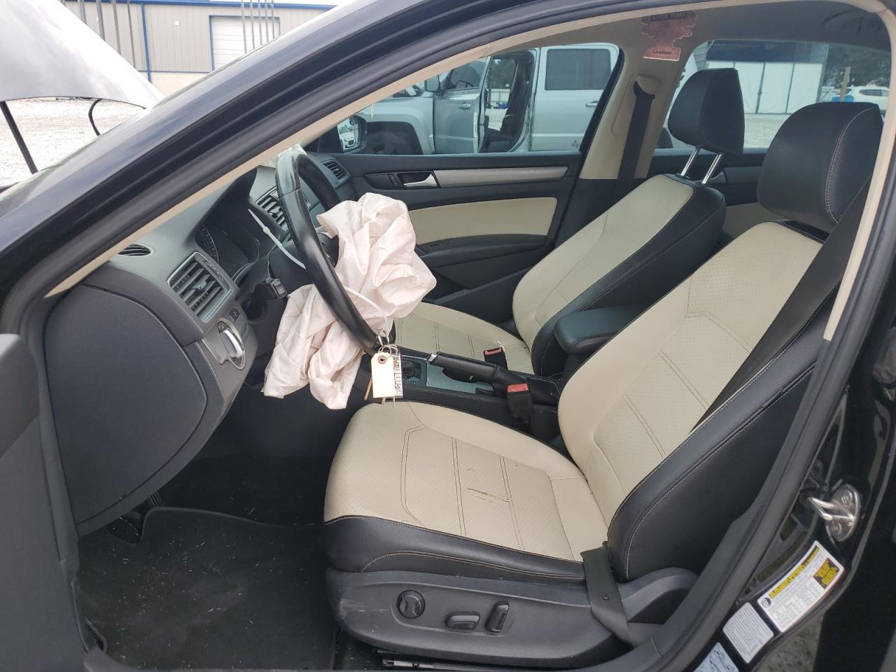 2015 Volkswagen Passat Se VIN: 1VWBS7A3XFC056388 Lot: 81777815