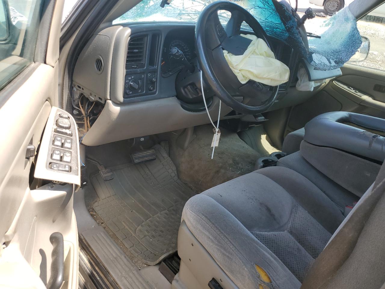 2005 Chevrolet Tahoe C1500 VIN: 1GNEC13V65R153082 Lot: 80091435