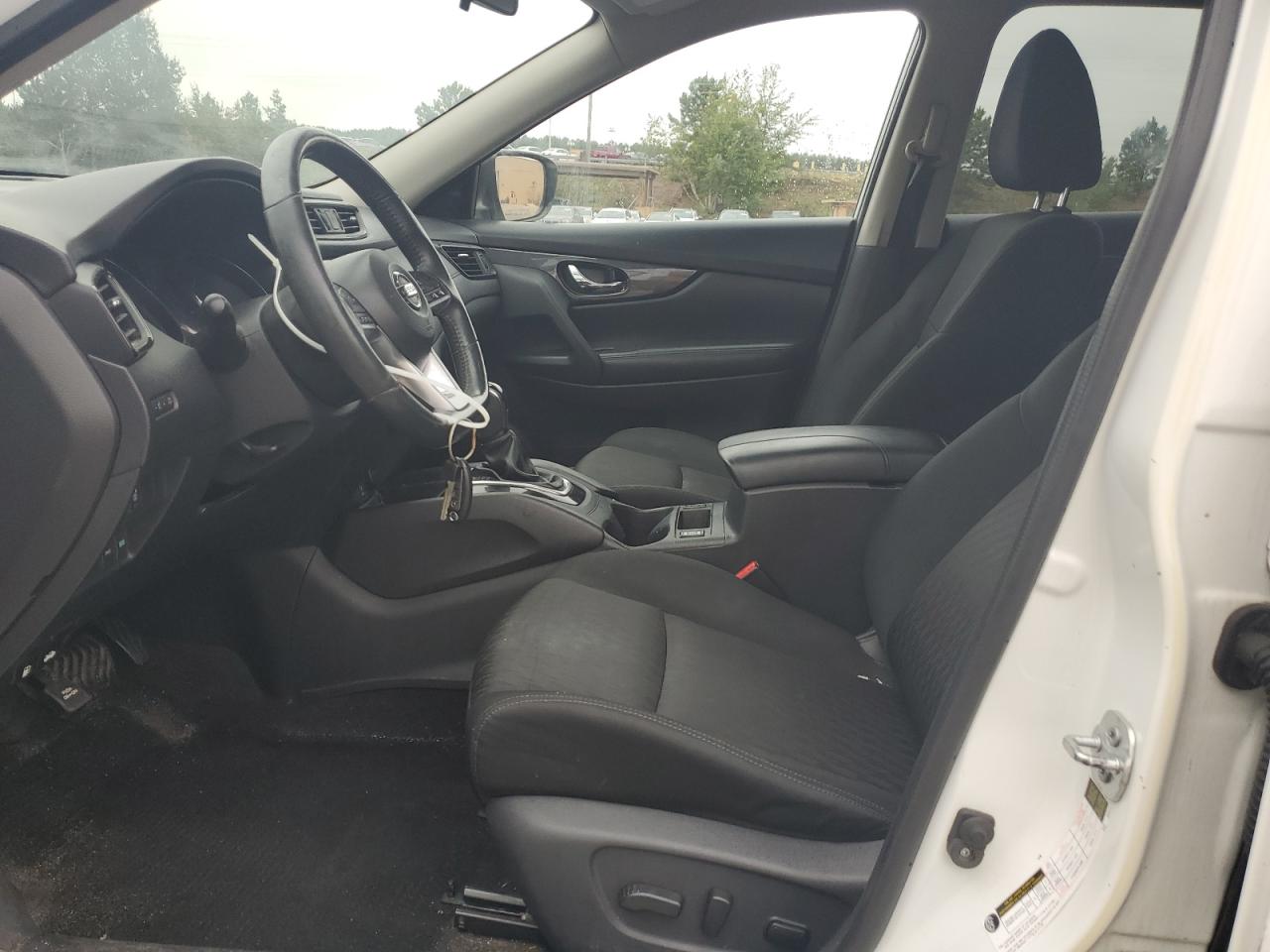 2017 Nissan Rogue S VIN: KNMAT2MTXHP524402 Lot: 84418905