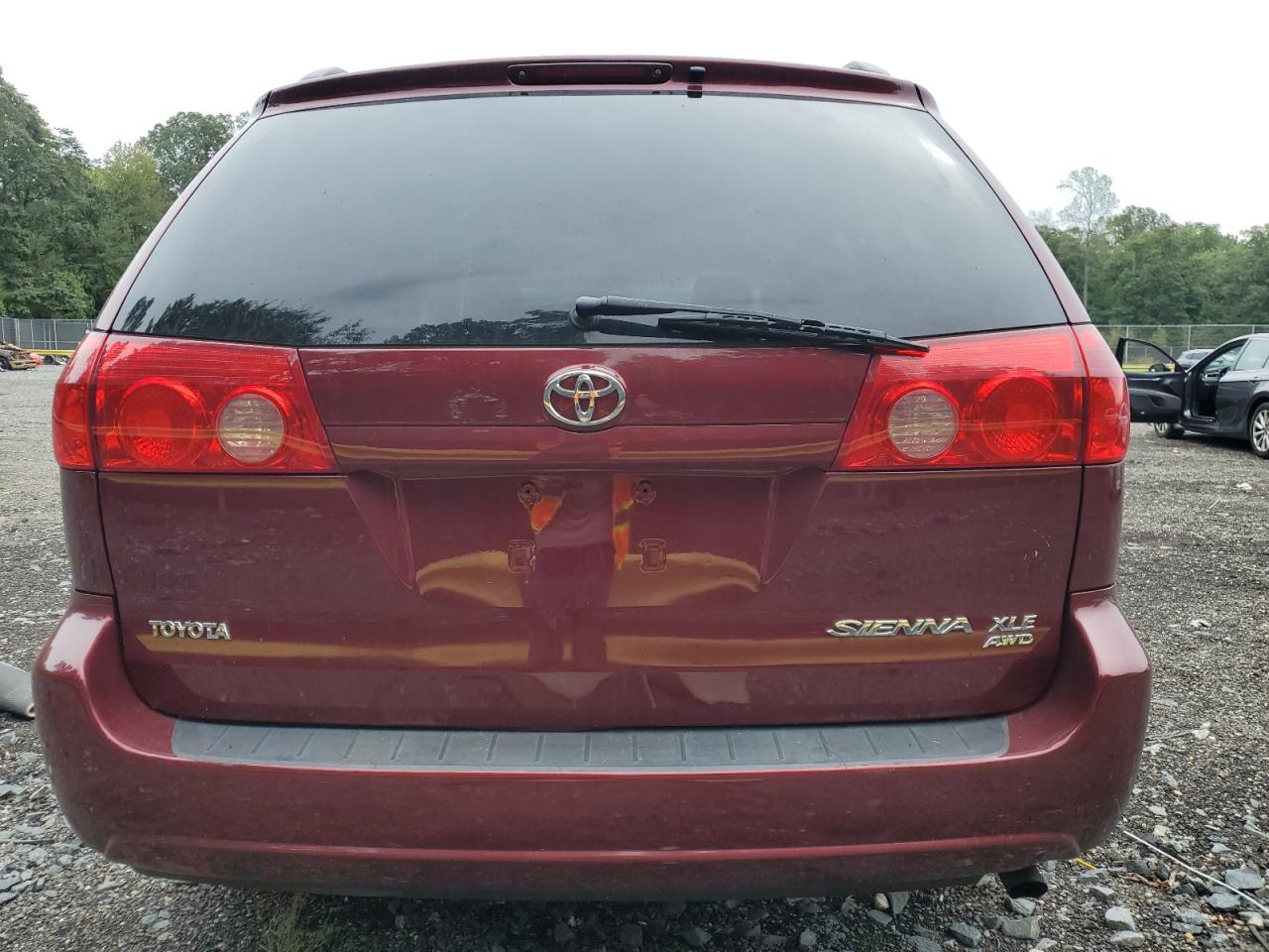 2010 Toyota Sienna Xle VIN: 5TDDK4CC9AS028418 Lot: 84627425