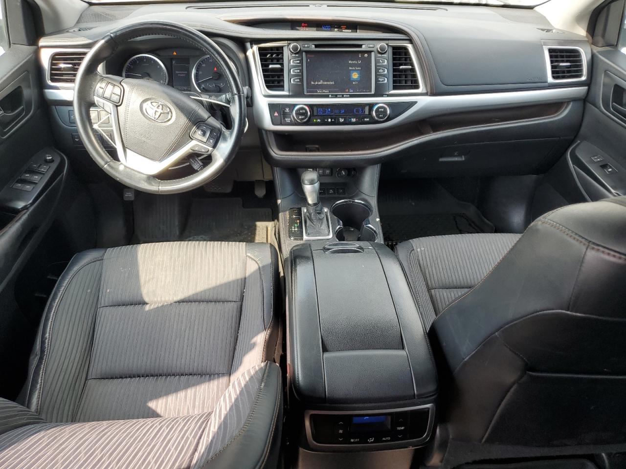 2018 Toyota Highlander Le VIN: 5TDBZRFH0JS870054 Lot: 71733345