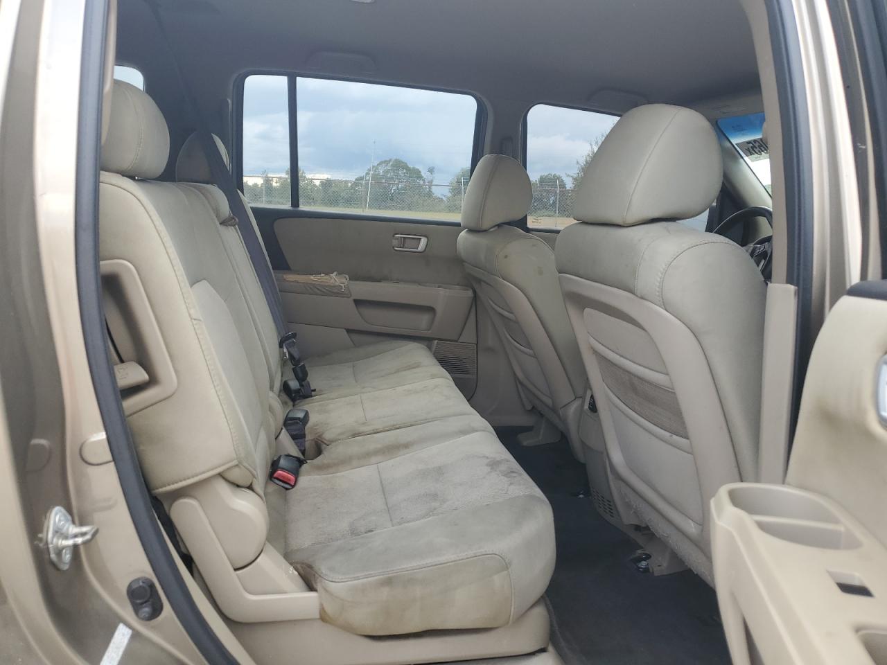 2011 Honda Pilot Lx VIN: 5FNYF3H2XBB024268 Lot: 81864065