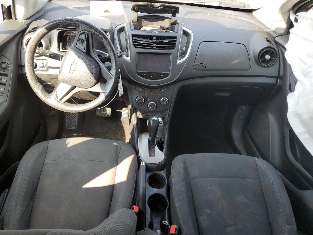 2016 Chevrolet Trax Ls VIN: 3GNCJKSB3GL235582 Lot: 81122825