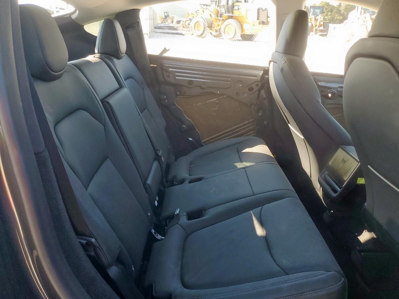 2026 Tesla Model Y VIN: 7SAYGDED1TA426481 Lot: 71752245