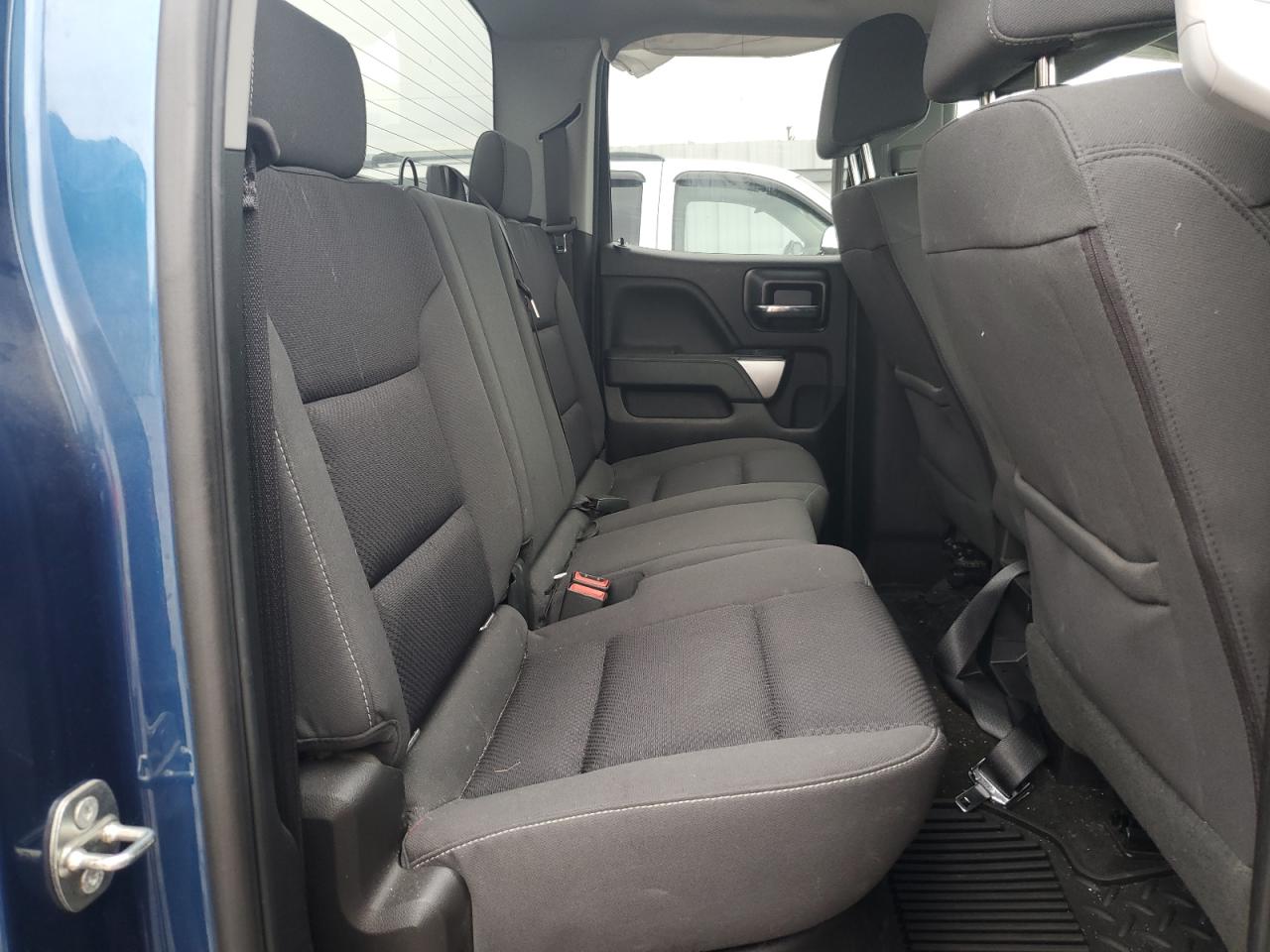 2018 Chevrolet Silverado K1500 Lt VIN: 2GCVKREC2J1105880 Lot: 81654965