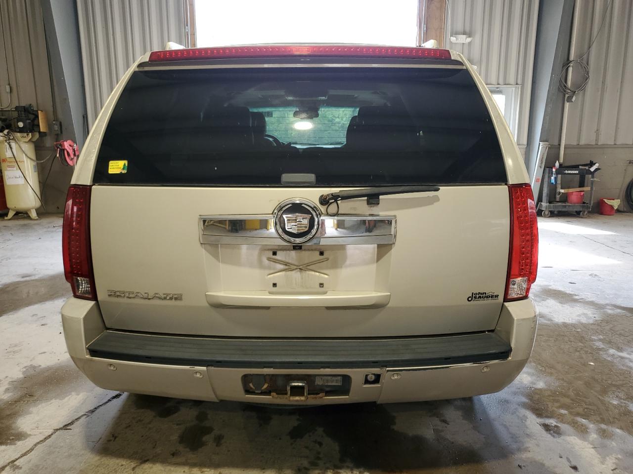 2007 Cadillac Escalade Luxury VIN: 1GYFK63857R138805 Lot: 81889925