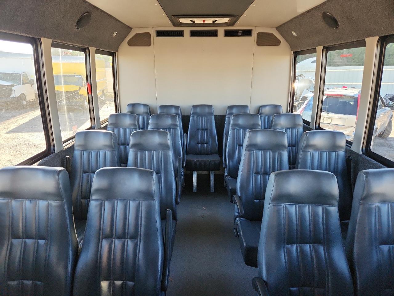 2008 Ford Econoline E450 Super Duty Cutaway Van VIN: 1FDXE45S38DB55496 Lot: 82143255