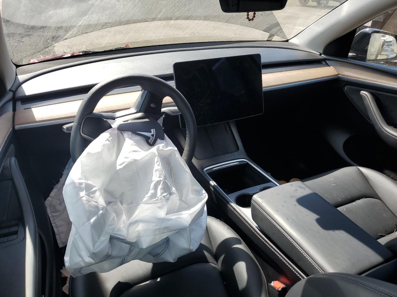 2024 Tesla Model Y VIN: 7SAYGDEE0RA225592 Lot: 71990285