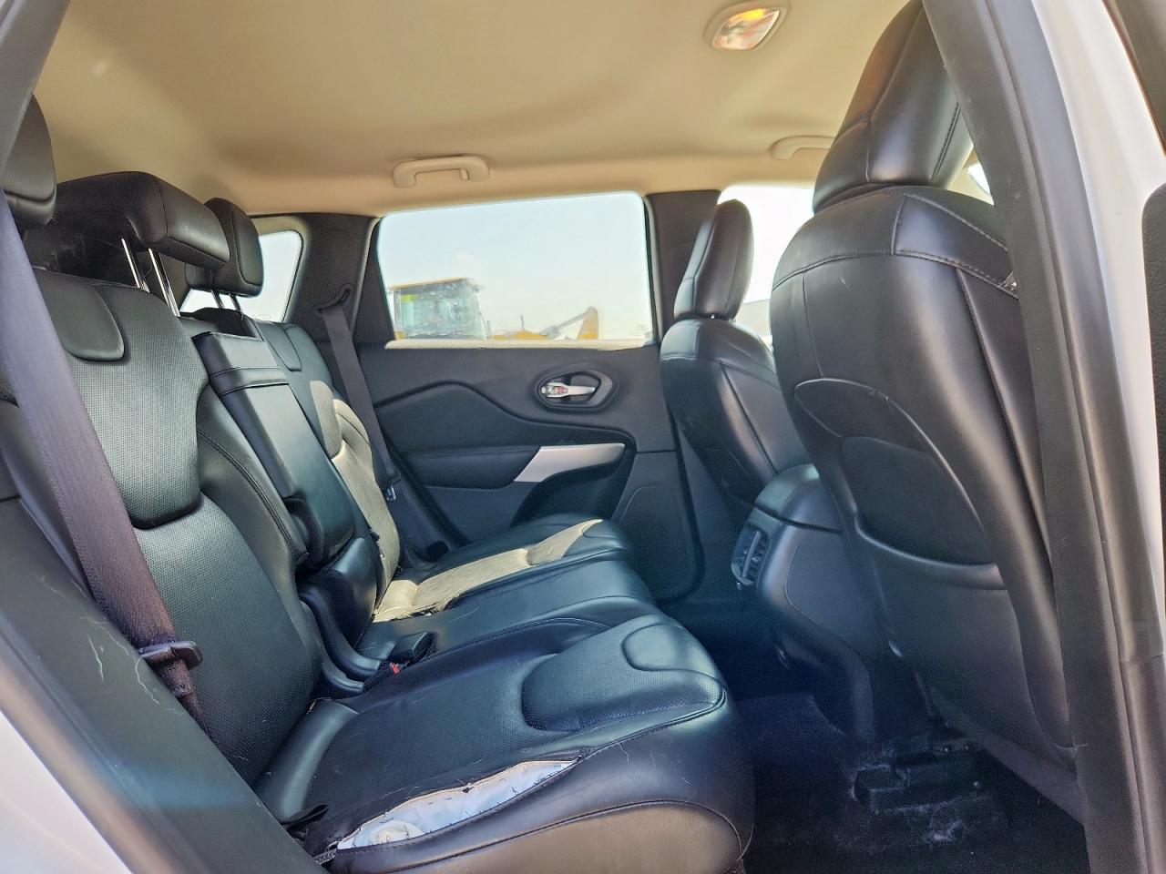 2017 Jeep Cherokee Overland VIN: 1C4PJLJS3HW617740 Lot: 71118565