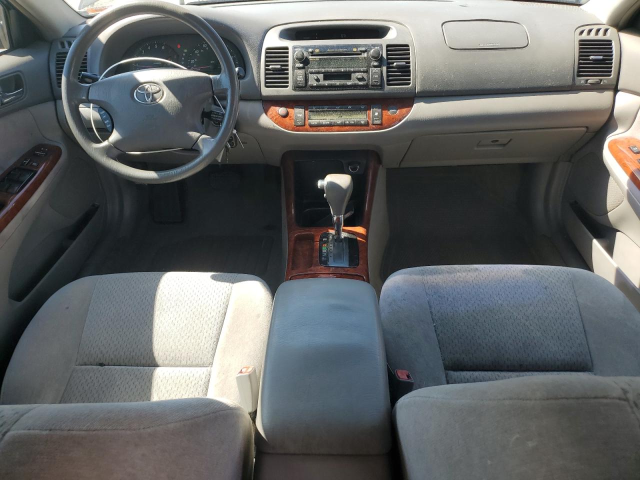 2003 Toyota Camry Le VIN: 4T1BE32K03U726024 Lot: 84419085