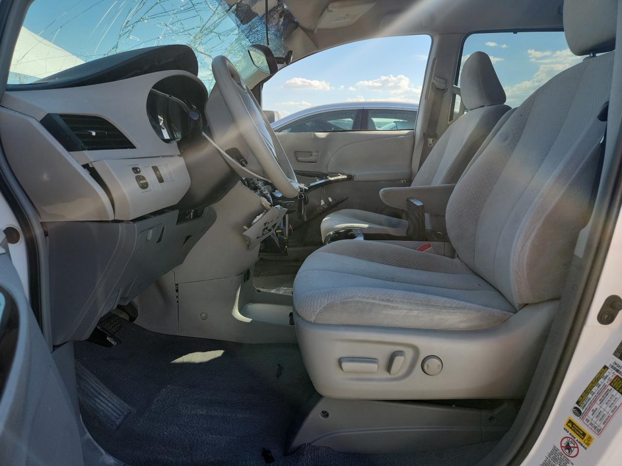 2011 Toyota Sienna Le VIN: 5TDJK3DC9BS017061 Lot: 81839295