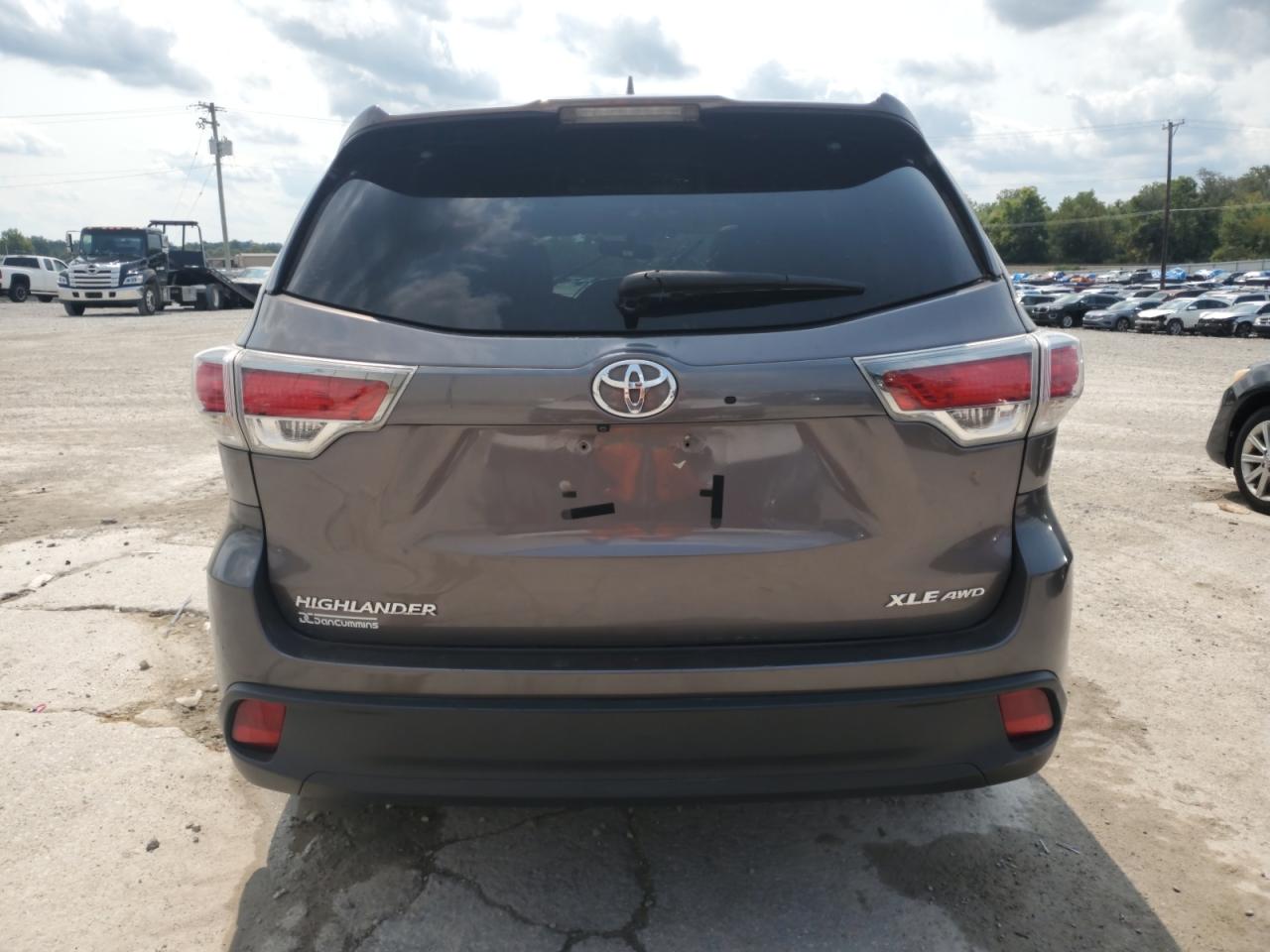 2016 Toyota Highlander Xle VIN: 5TDJKRFHXGS306582 Lot: 71675665