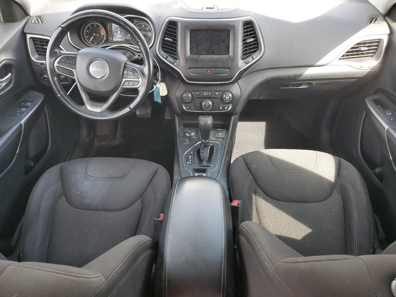 2019 Jeep Cherokee Latitude VIN: 1C4PJMCB7KD138288 Lot: 81684405