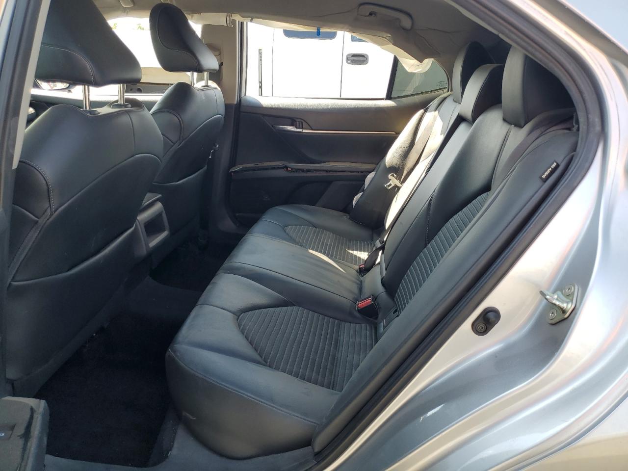 2020 Toyota Camry Se VIN: 4T1G11AK0LU324320 Lot: 83842305