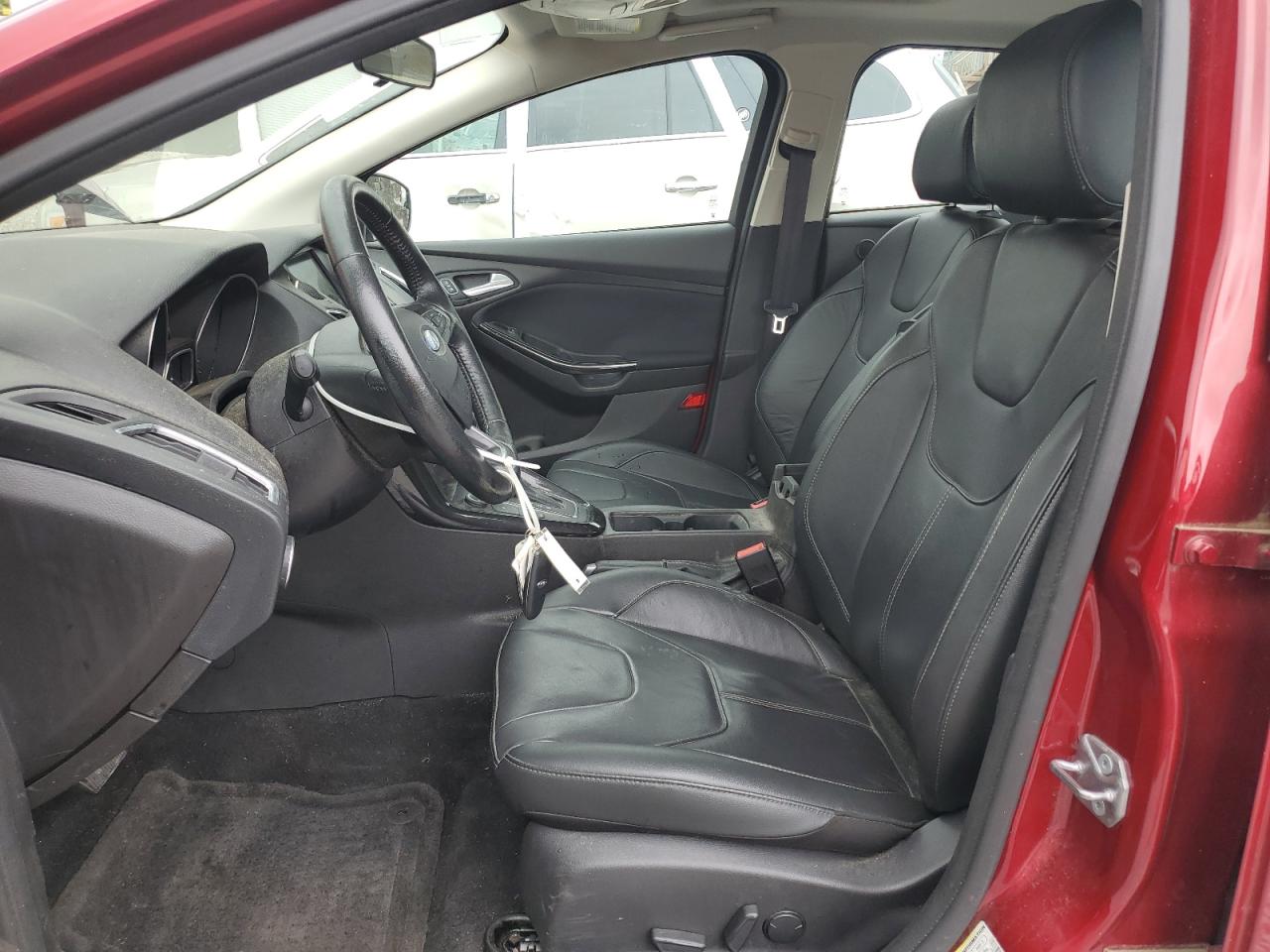 2017 Ford Focus Titanium VIN: 1FADP3J20HL260333 Lot: 81443015