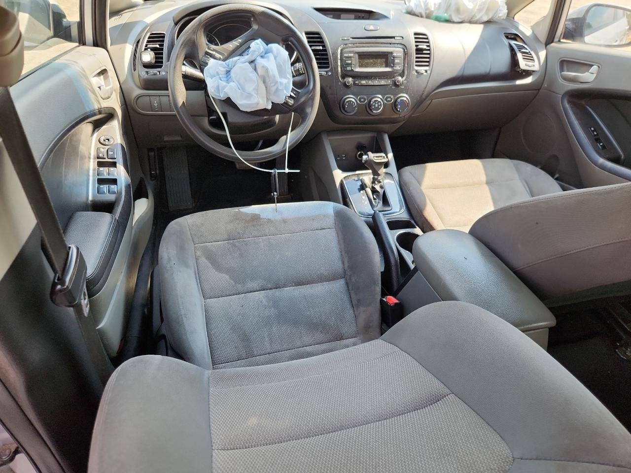 2018 Kia Forte Lx VIN: 3KPFK4A78JE225590 Lot: 81628425