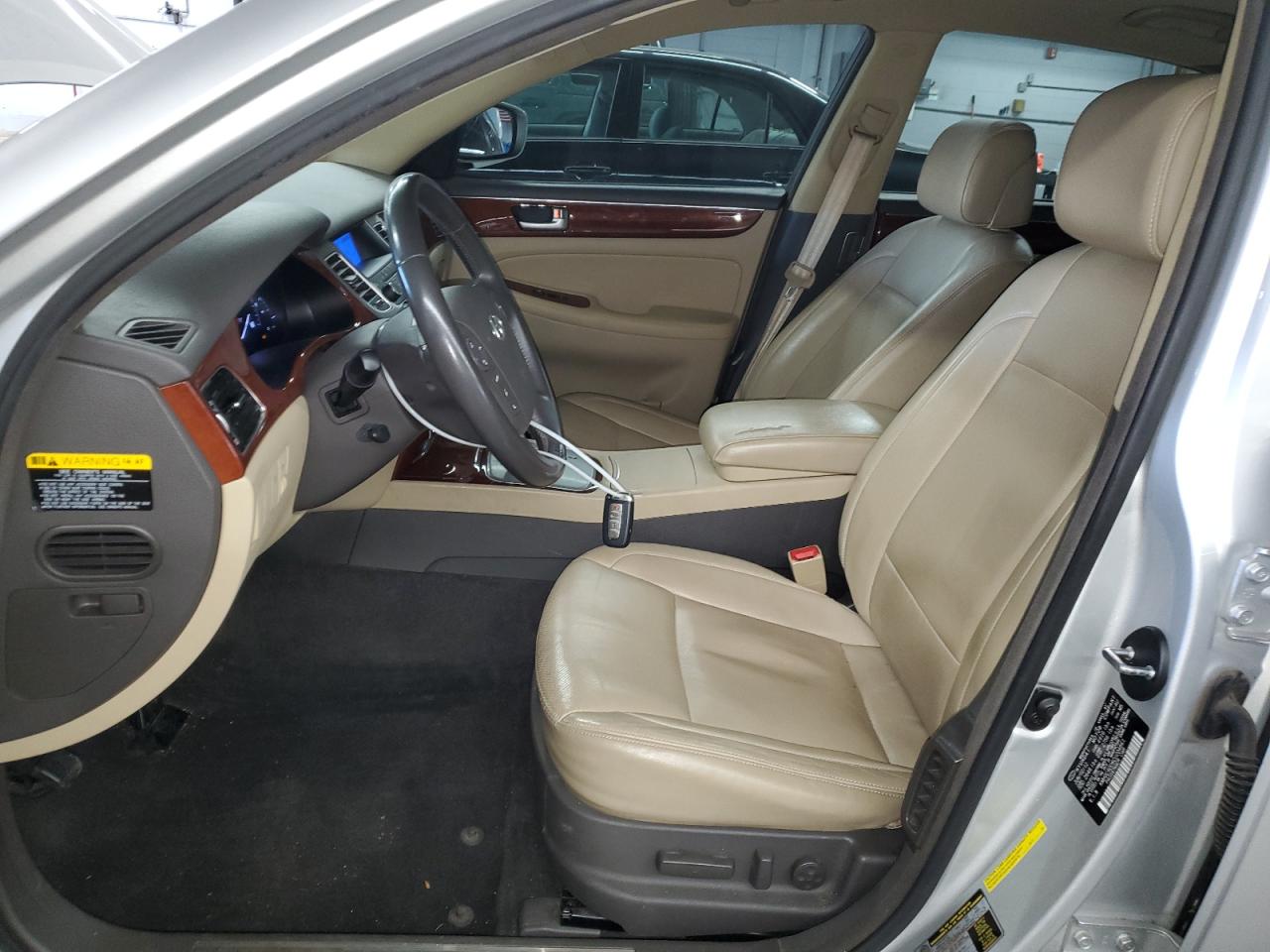 2012 Hyundai Genesis 3.8L VIN: KMHGC4DD6CU204661 Lot: 84289765