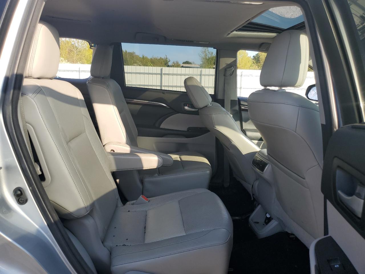 2015 Toyota Highlander Hybrid Limited VIN: 5TDDCRFH1FS008110 Lot: 81418935