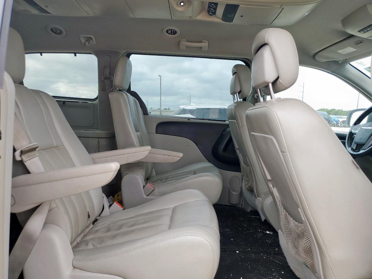 2012 Chrysler Town & Country Touring L VIN: 2C4RC1CG0CR156420 Lot: 82169385