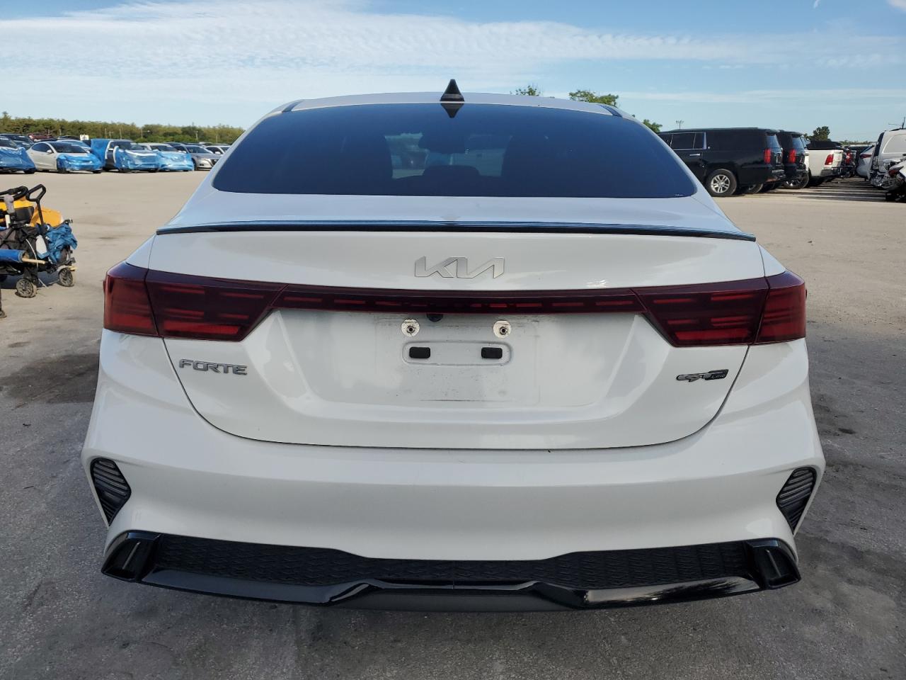 2022 Kia Forte Gt Line VIN: 3KPF54AD4NE497962 Lot: 83756485