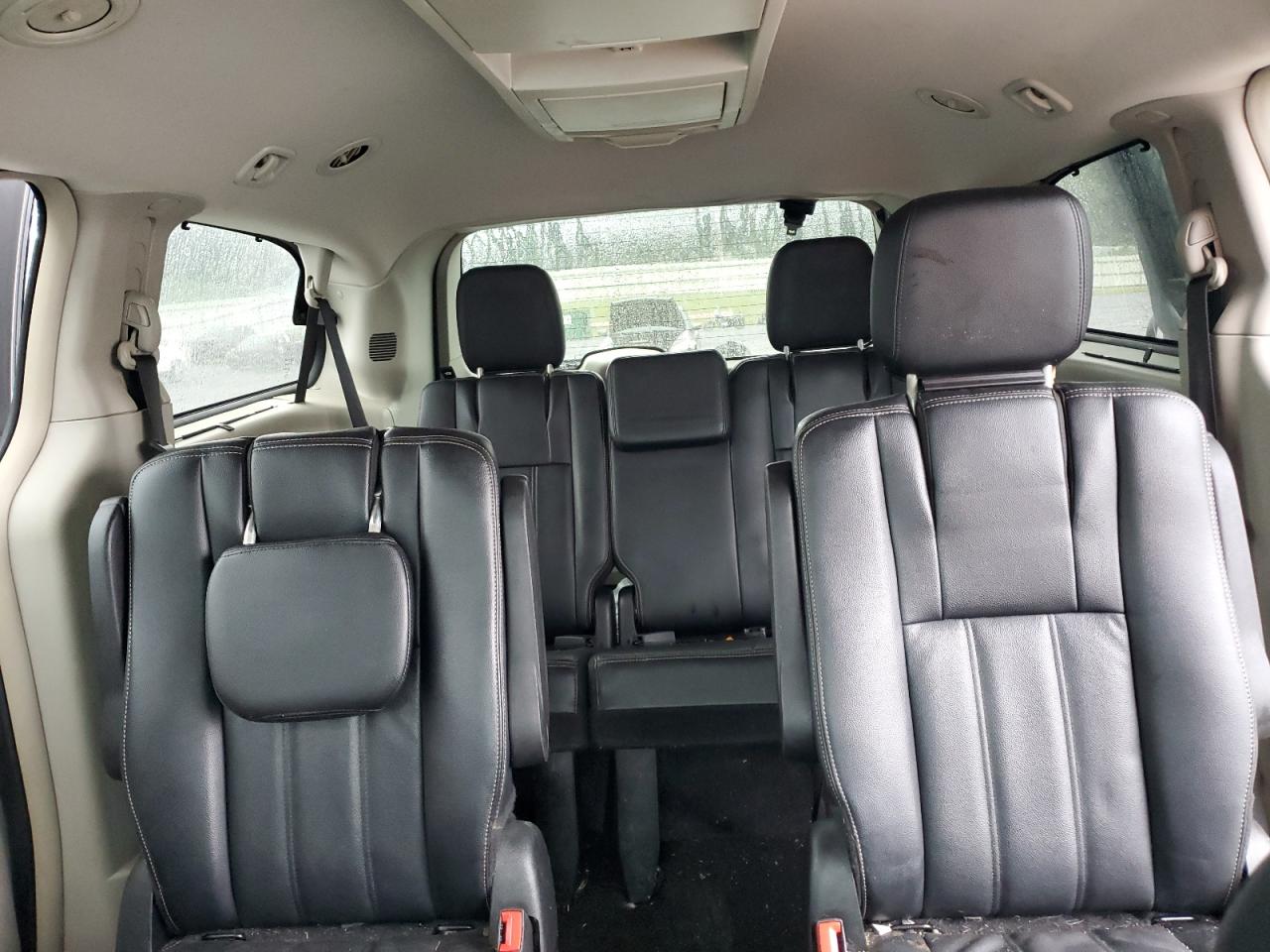 2015 Chrysler Town & Country Touring VIN: 2C4RC1BGXFR553865 Lot: 81897475