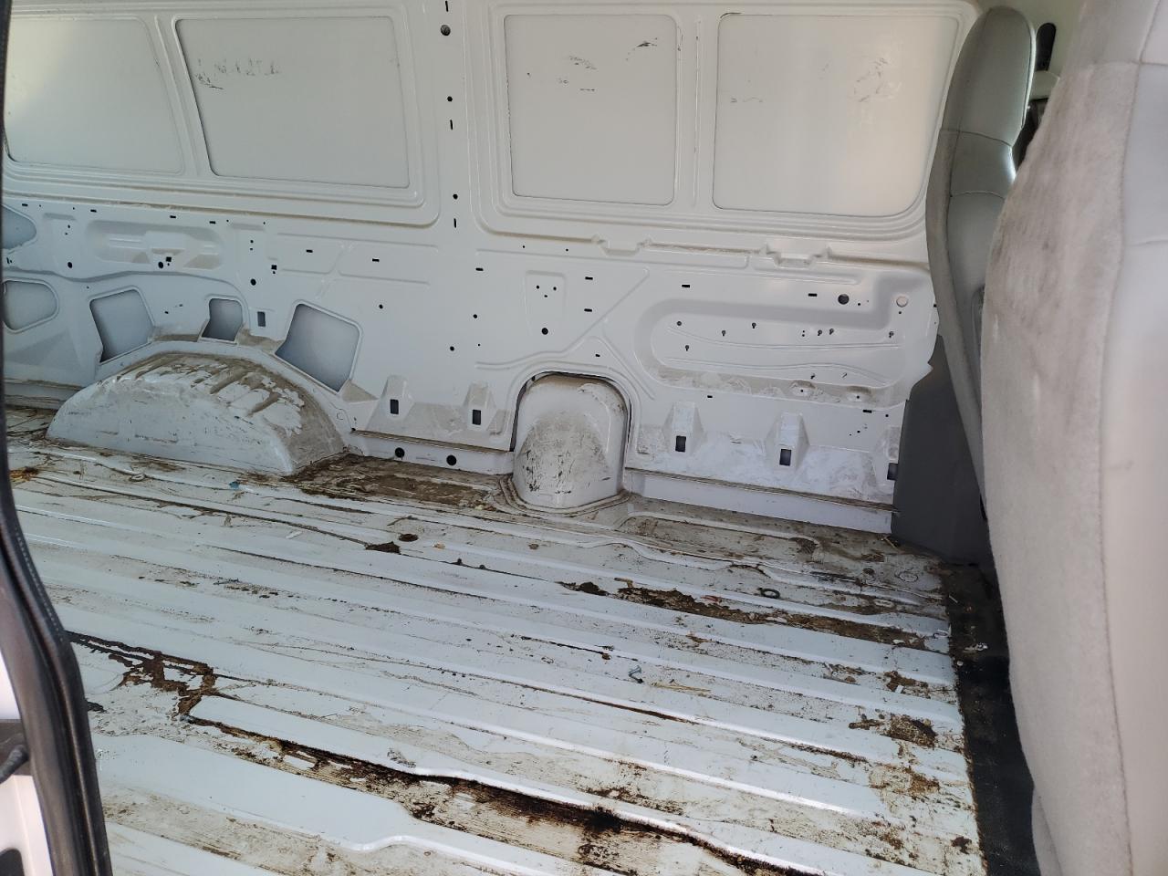 2013 Ford Econoline E150 Van VIN: 1FTNE1EW4DDB25415 Lot: 70802185