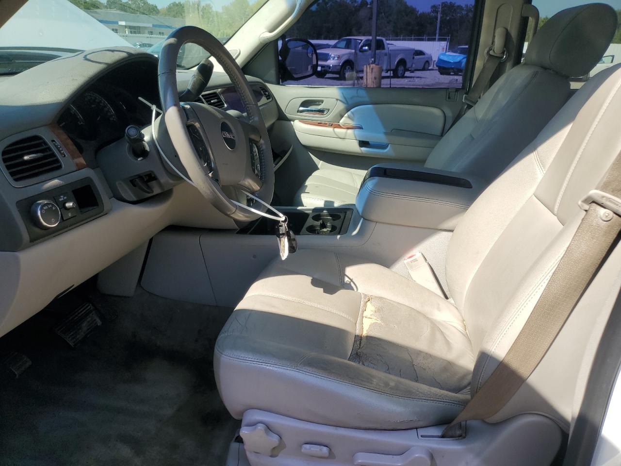 2008 GMC Yukon VIN: 1GKFC13048R212656 Lot: 84547965