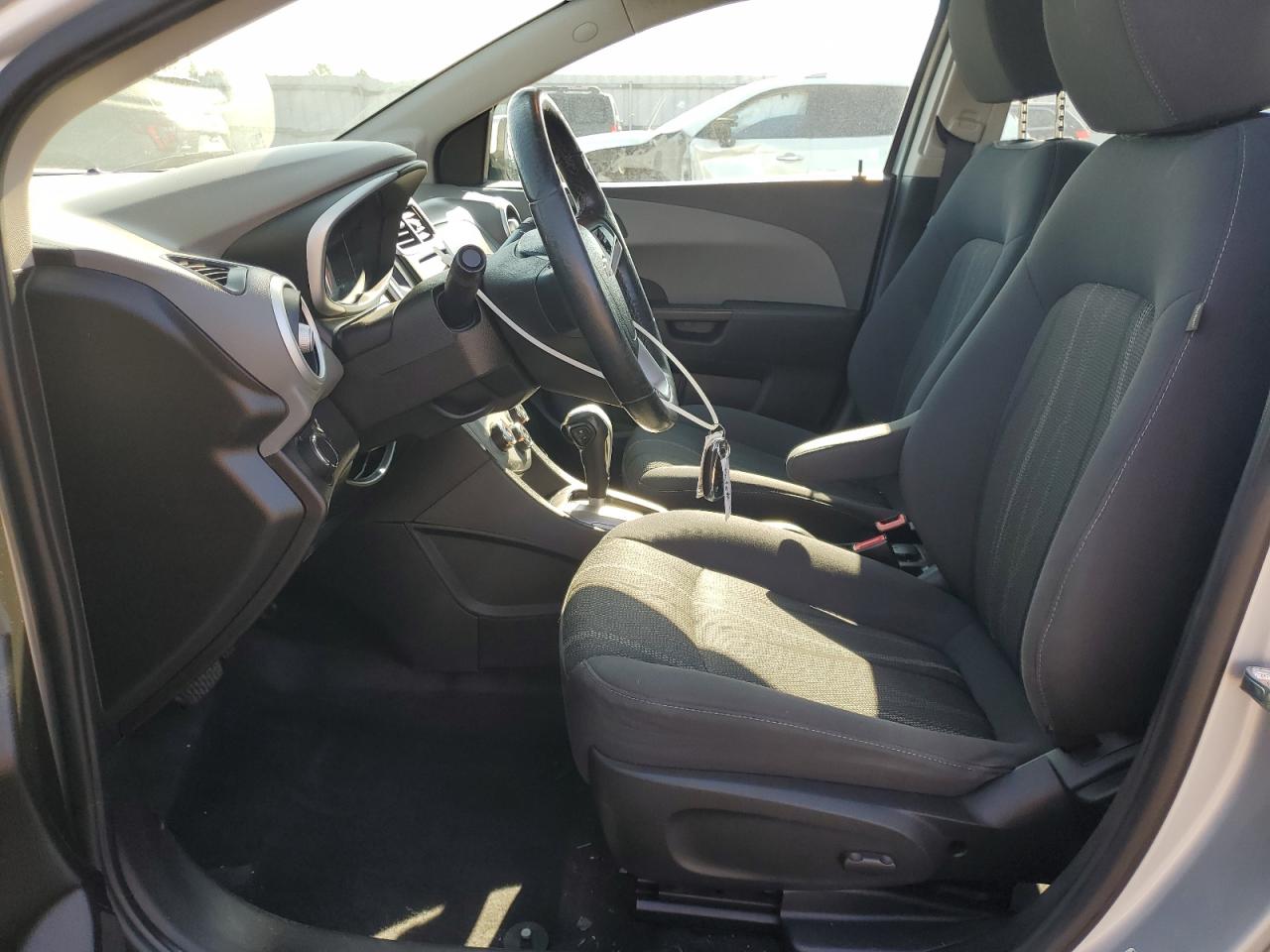 2018 Chevrolet Sonic Lt VIN: 1G1JD5SH2J4136612 Lot: 81557155