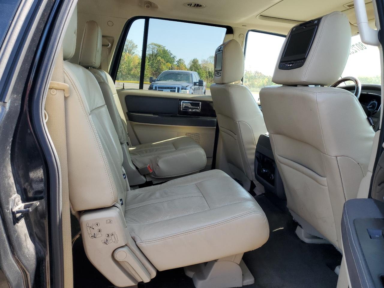 2015 Lincoln Navigator L VIN: 5LMJJ3JT8FEJ13646 Lot: 80723285