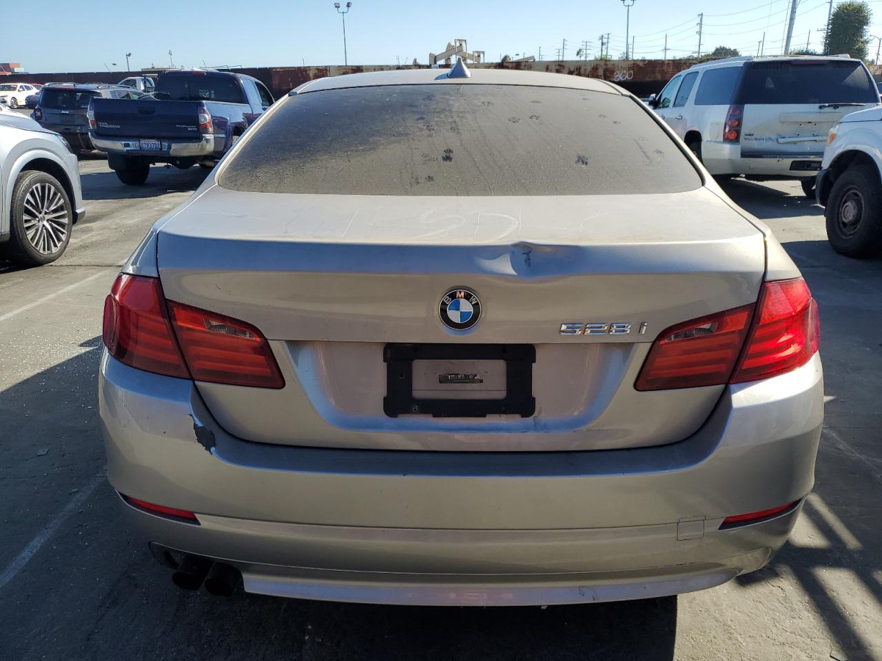 2012 BMW 528 I VIN: WBAXG5C57CDX02812 Lot: 84225515