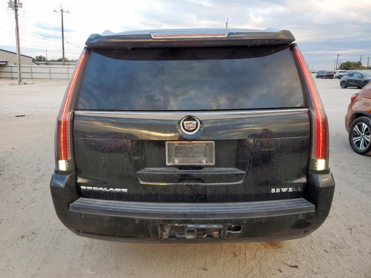 2015 Cadillac Escalade Esv Luxury VIN: 1GYS4HKJXFR238552 Lot: 83931495