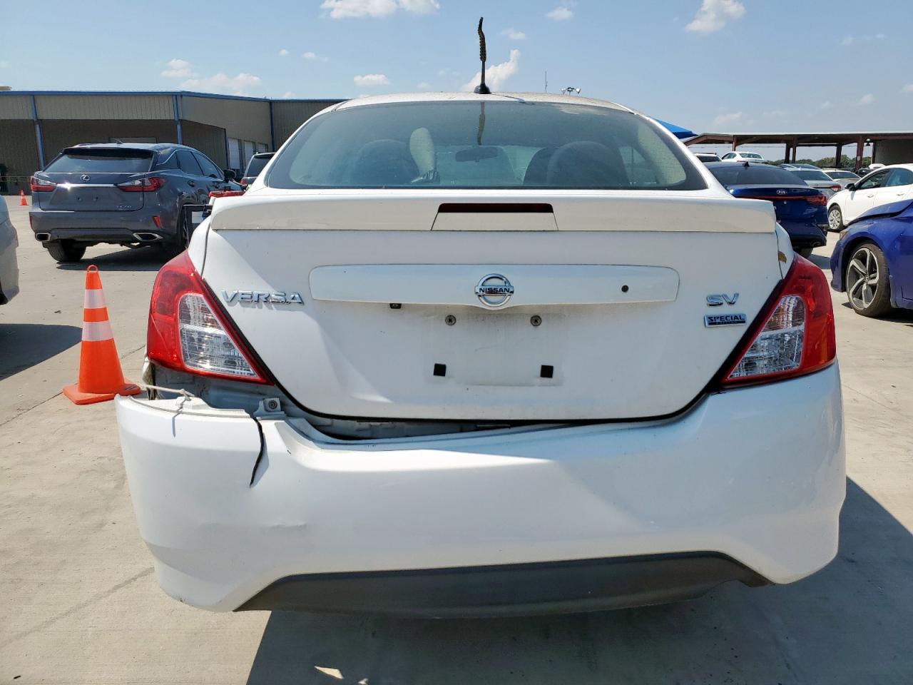 2018 Nissan Versa S VIN: 3N1CN7AP7JL866899 Lot: 81451385