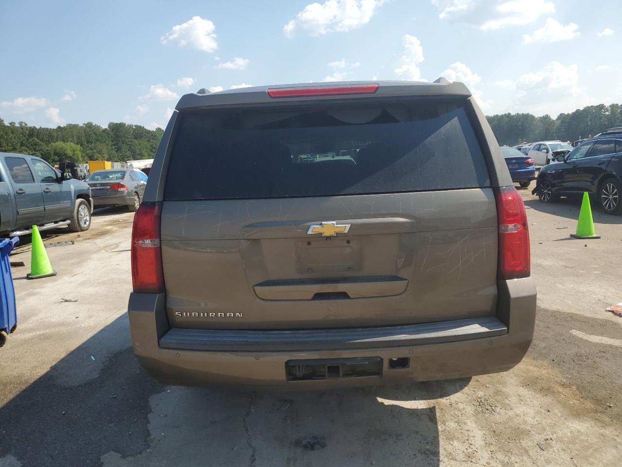 2016 Chevrolet Suburban C1500 Lt VIN: 1GNSCHKC2GR471392 Lot: 80506645