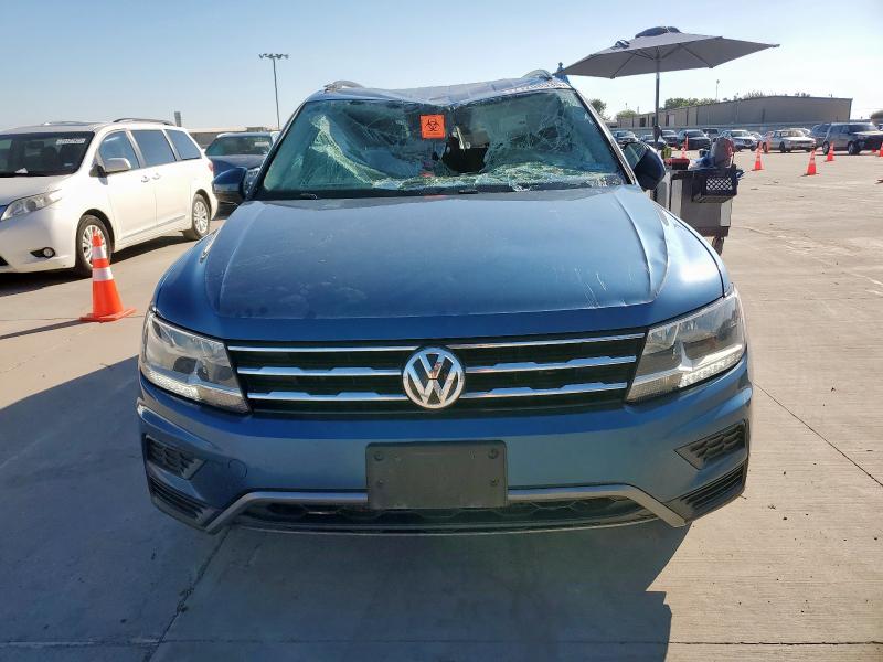  VOLKSWAGEN TIGUAN 2018 Синий
