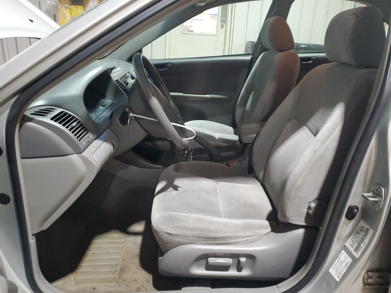 2003 Toyota Camry Le VIN: 4T1BE32KX3U729691 Lot: 84183735