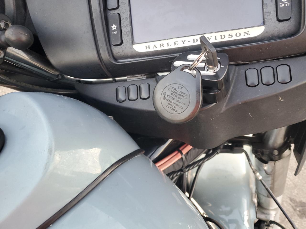2015 Harley-Davidson Flhxs Street Glide Special VIN: 1HD1KRM13FB617071 Lot: 80079365