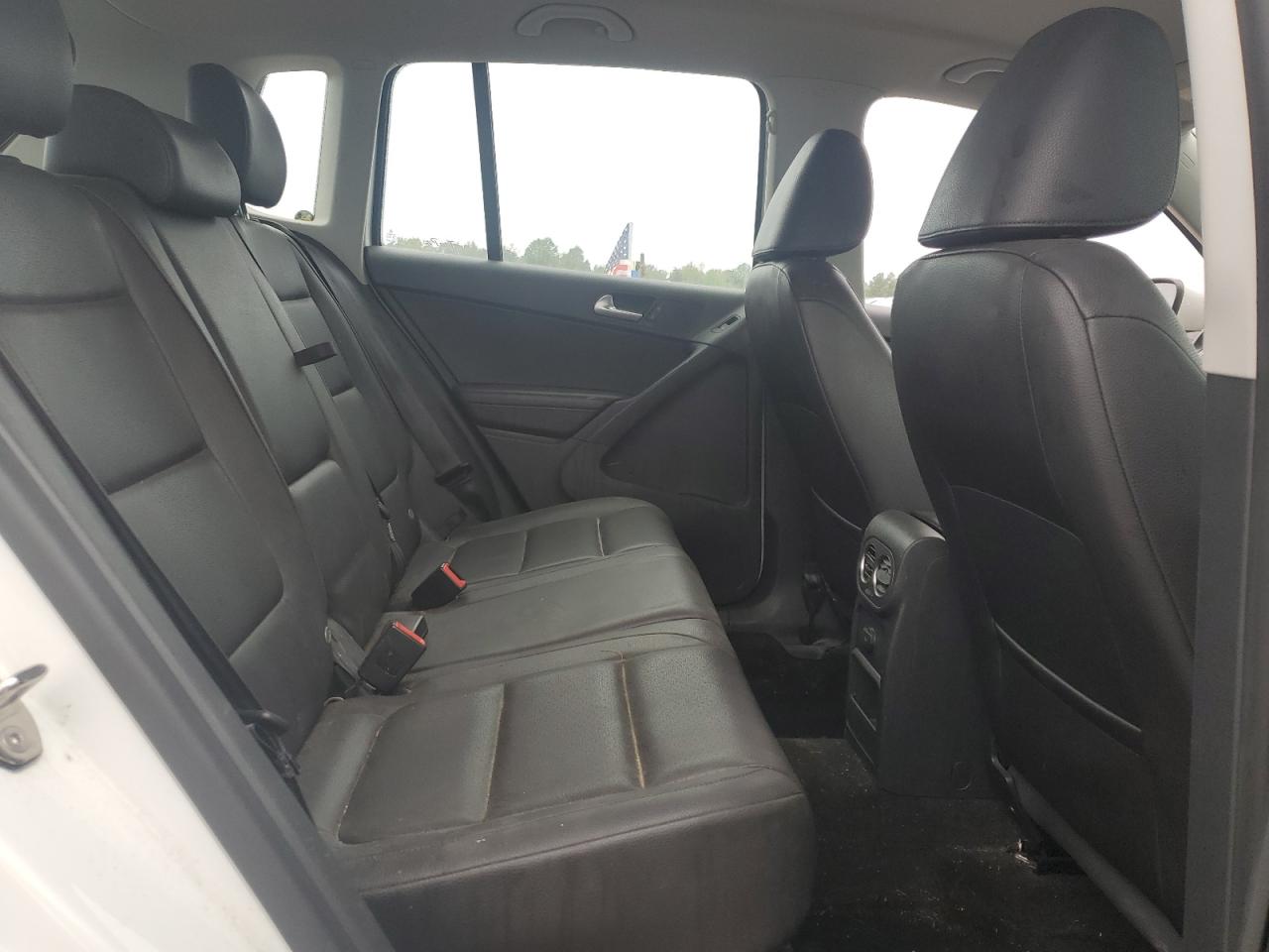 2017 Volkswagen Tiguan S VIN: WVGBV7AX2HK001676 Lot: 83868875