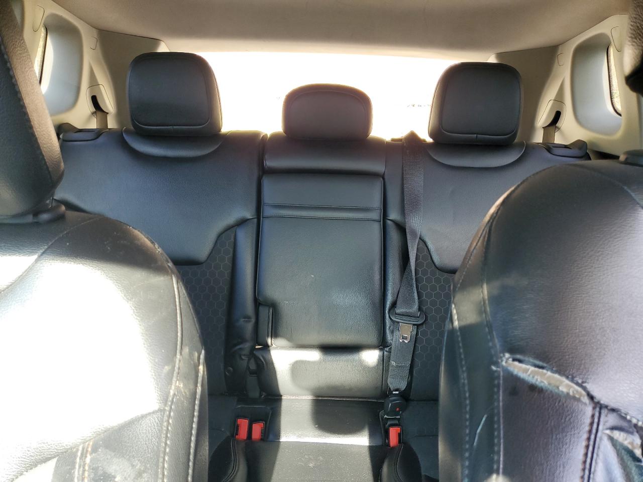 2018 Jeep Compass Latitude VIN: 3C4NJDBBXJT113581 Lot: 70975585