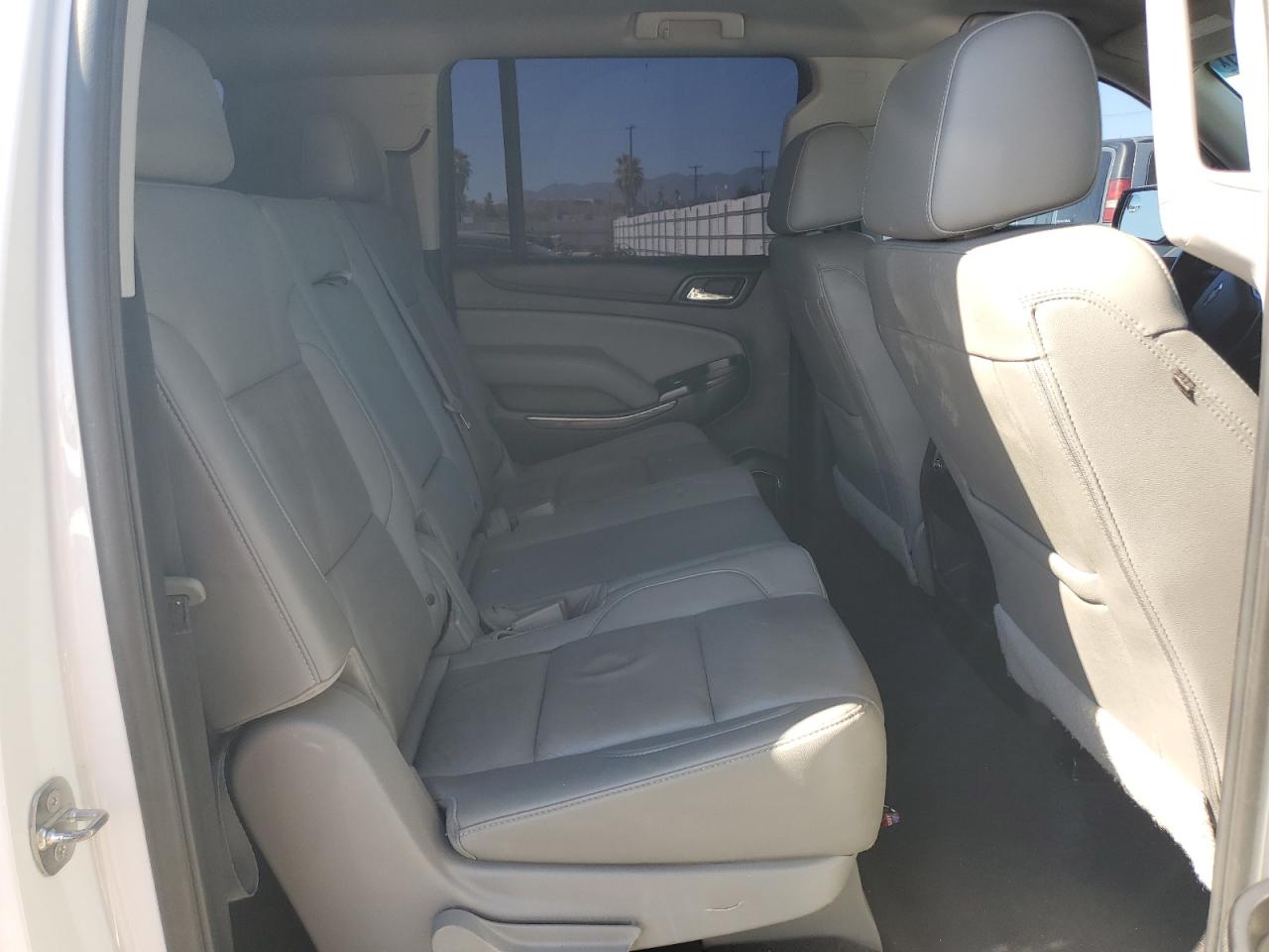 2019 Chevrolet Suburban C1500 Lt VIN: 1GNSCHKC5KR187585 Lot: 70042135