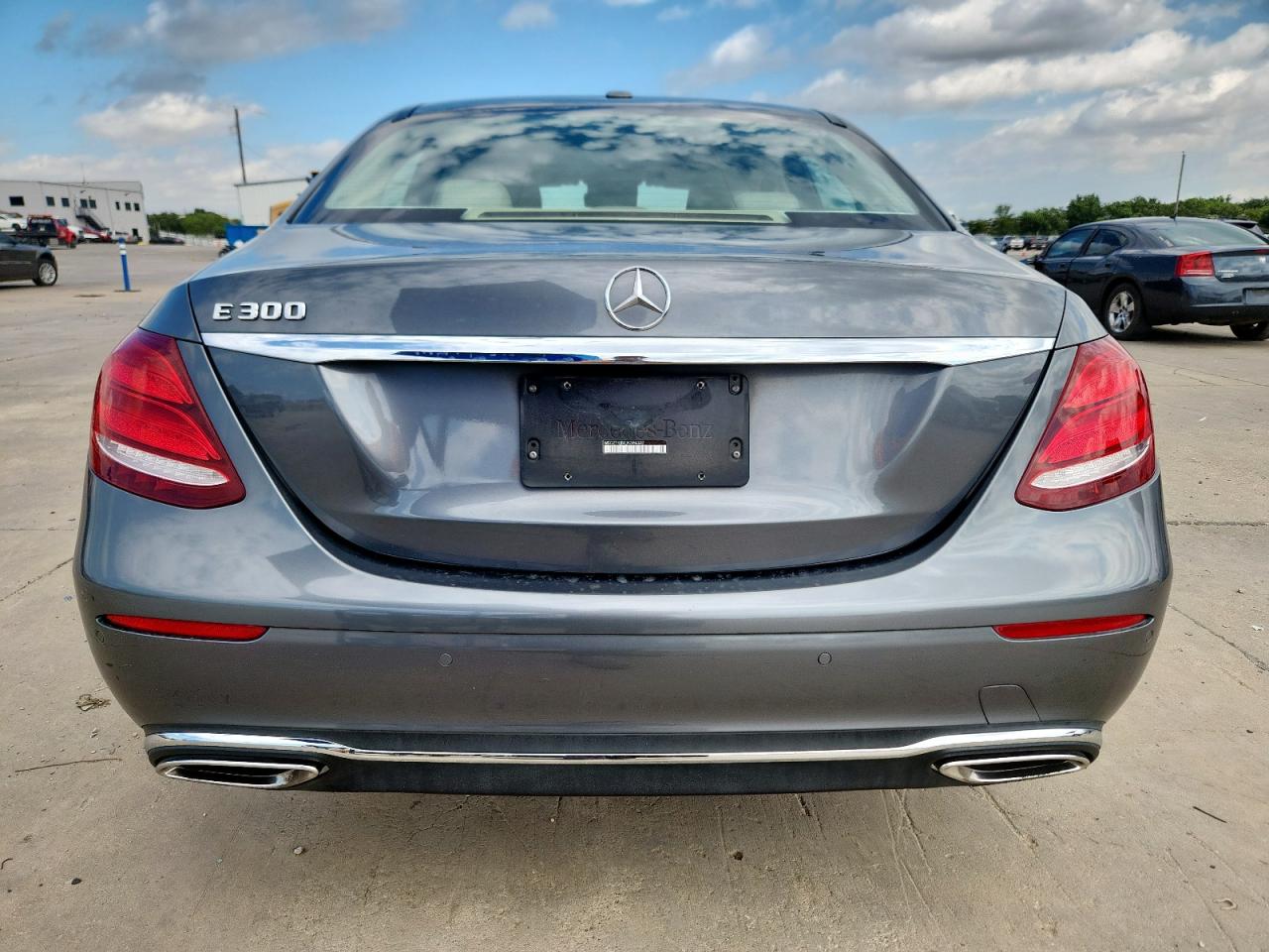 2018 Mercedes-Benz E 300 VIN: WDDZF4JBXJA394332 Lot: 81428975