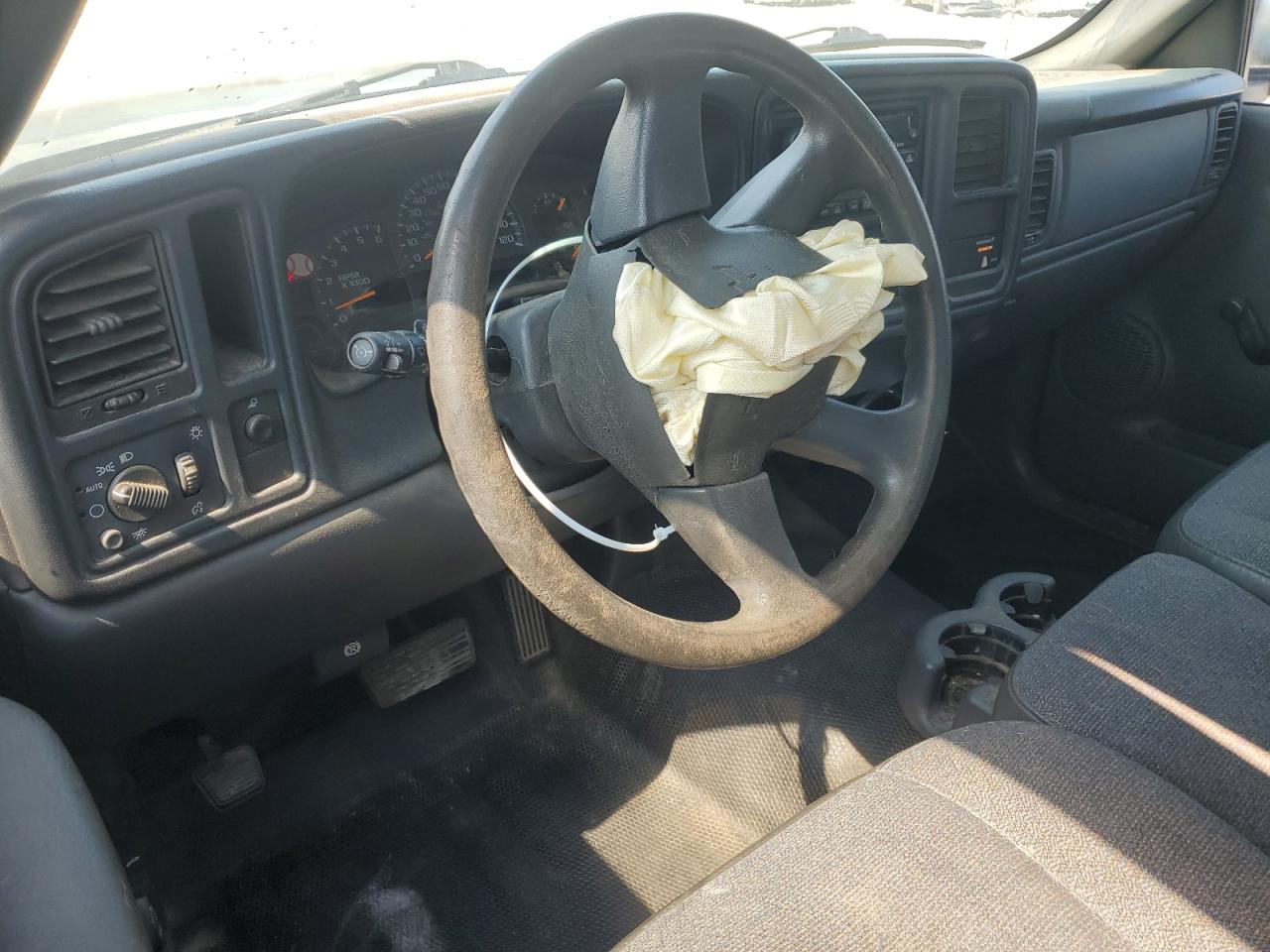 2003 Chevrolet Silverado C1500 VIN: 1GCEC14V53Z130722 Lot: 81509615